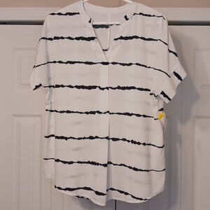 #187 3/$18 - White/Black Short Sleeve Top Size S
